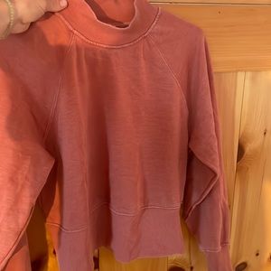 Hippie Rose high neck salmon crew neck